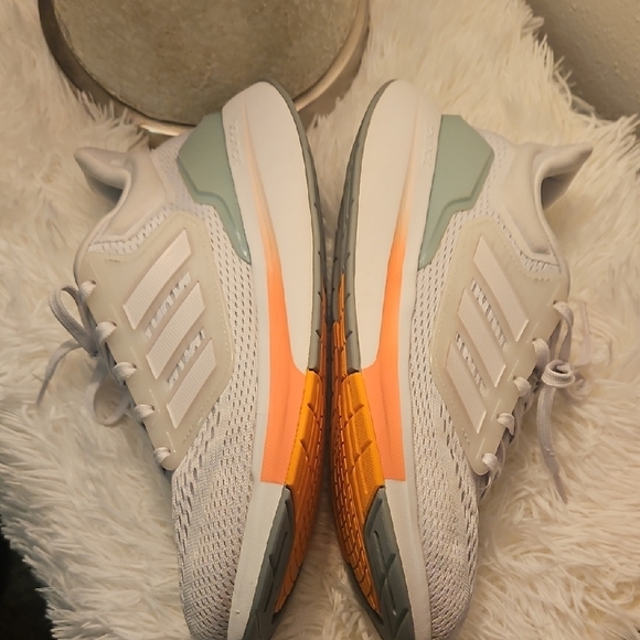 Adidas White and Gray Athletic Shoes with Cushioned Midsoles - Picture 8 of 8